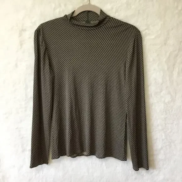 Unite! Olive Green Pattern Long Sleeve Top - Picture 2 of 13